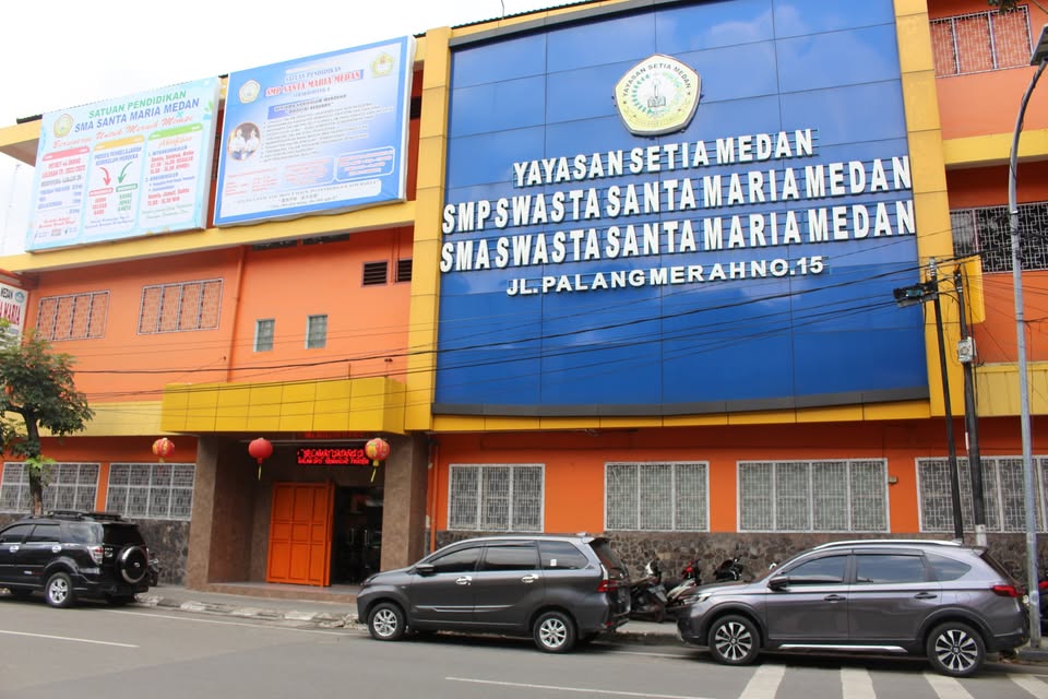 TAMPAK DEPAN SEKOLAH